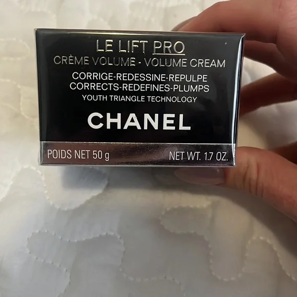 Final price— Brand new sealed Chanel le lift pro volume cream - Picture 4 of 5